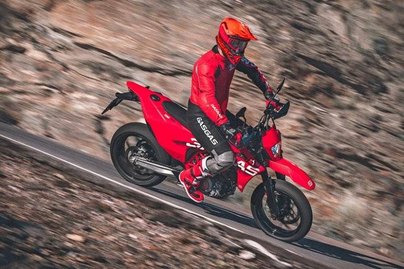 Заправляемся в дорогу: специалист по бездорожью GasGas готов выйти на асфальт