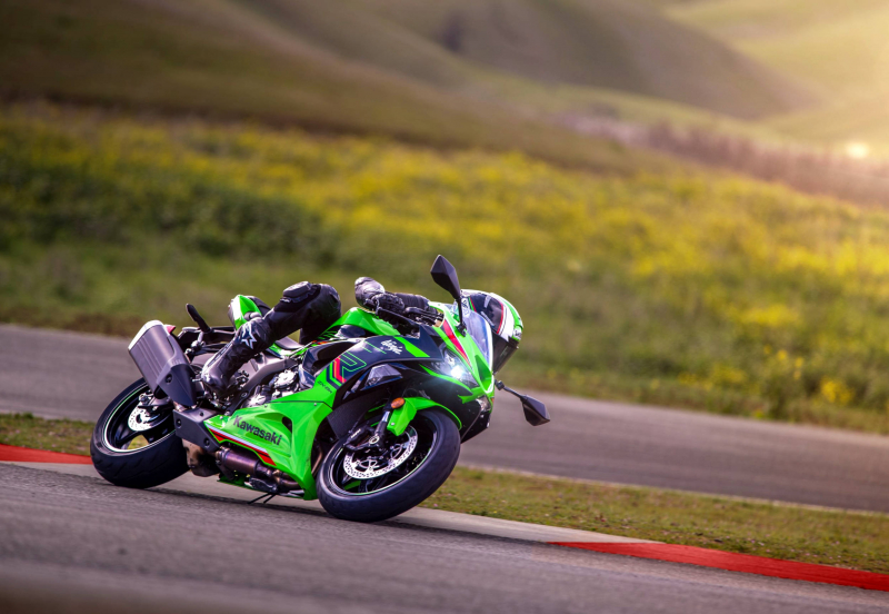 Kawasaki анонсирует обновленный Ninja ZX-6R 2024 года