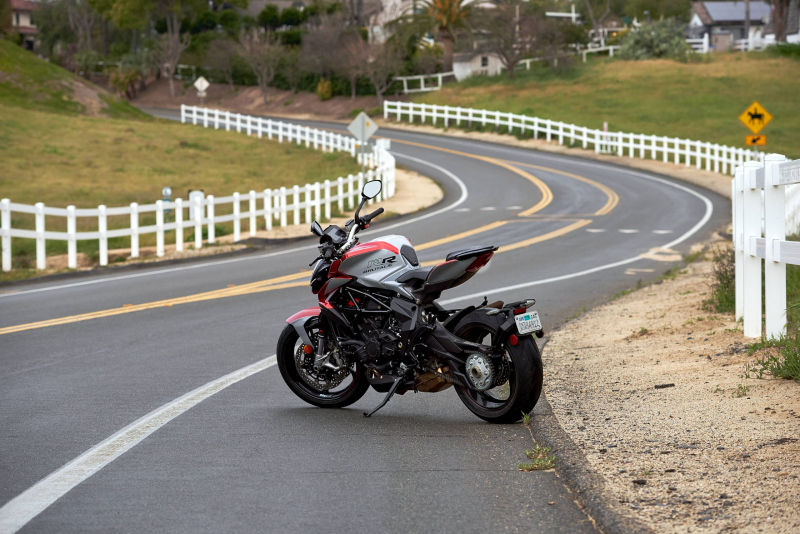 MV Agusta Brutale RR: обзор MD Ride