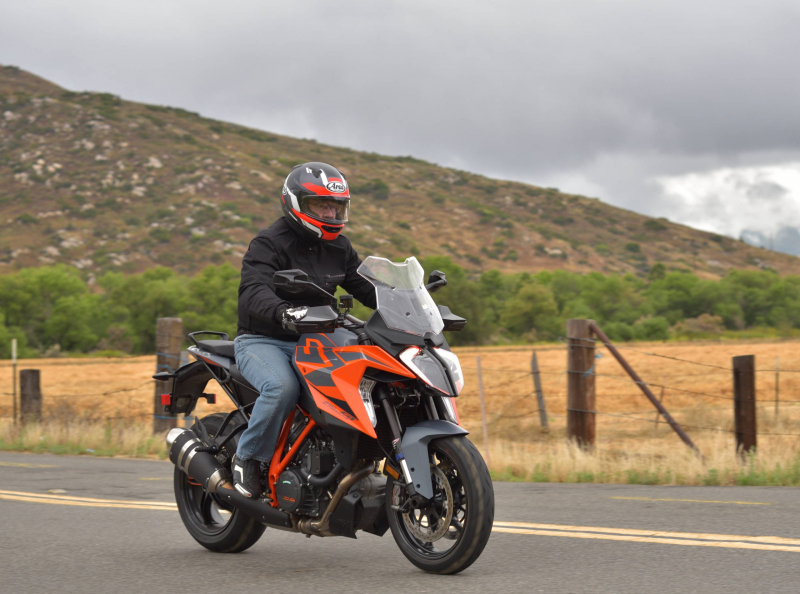 2023 KTM 1290 Super Duke GT: обзор MD Ride