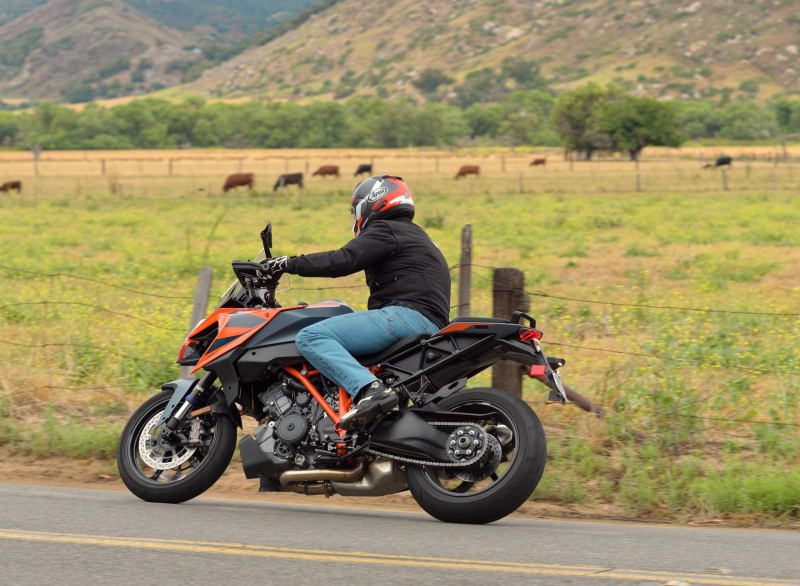 2023 KTM 1290 Super Duke GT: обзор MD Ride