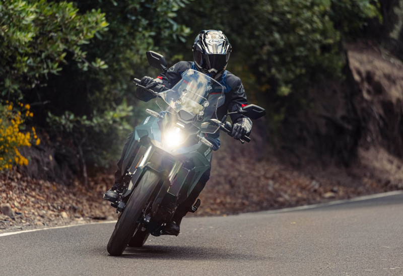 Suzuki представляет ориентированные на улицы V-Strom 800 и 800 Touring