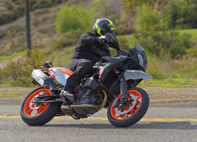 KTM 890 SMT 2024 года (модель для США): обзор MD Ride