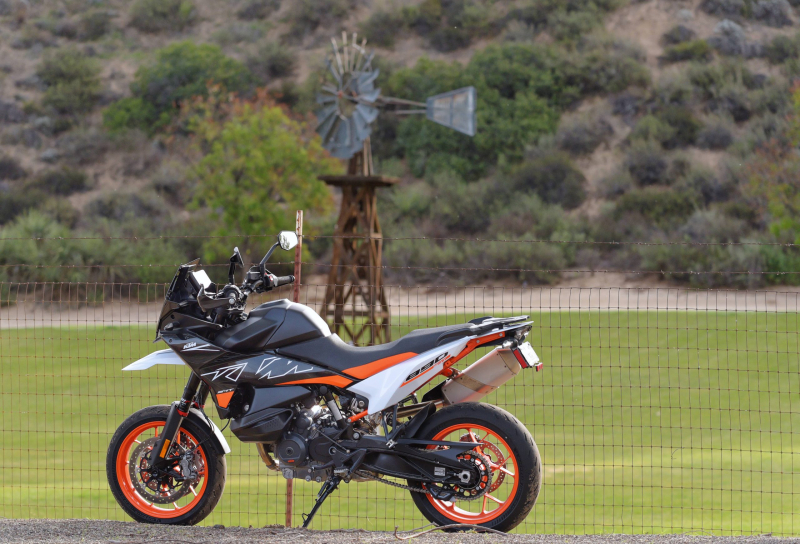 KTM 890 SMT 2024 года (модель для США): обзор MD Ride