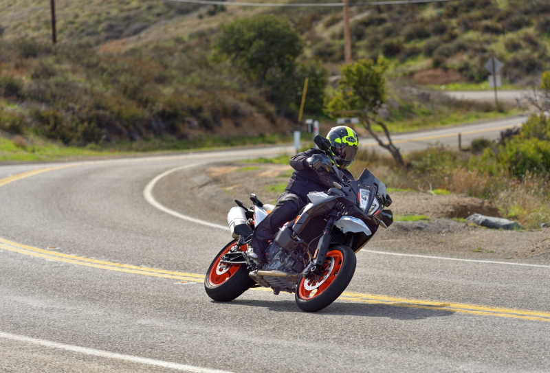 KTM 890 SMT 2024 года (модель для США): обзор MD Ride