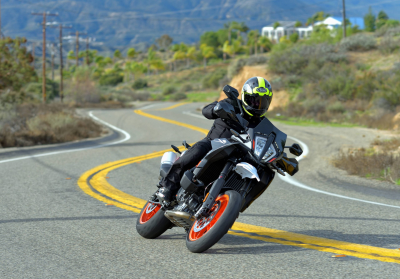 KTM 890 SMT 2024 года (модель для США): обзор MD Ride