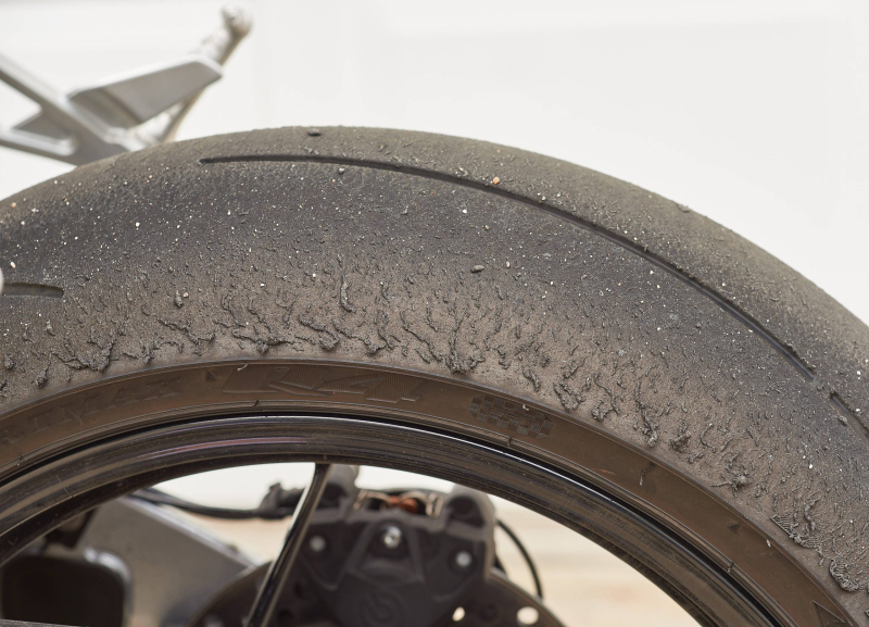 Dunlop Q5S (спереди) и Dunlop Q4 (сзади): обзор продукта MD