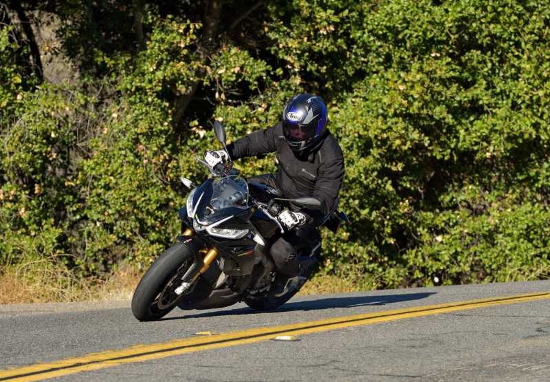 Aprilia Tuono V4 Factory: обзор MD Ride