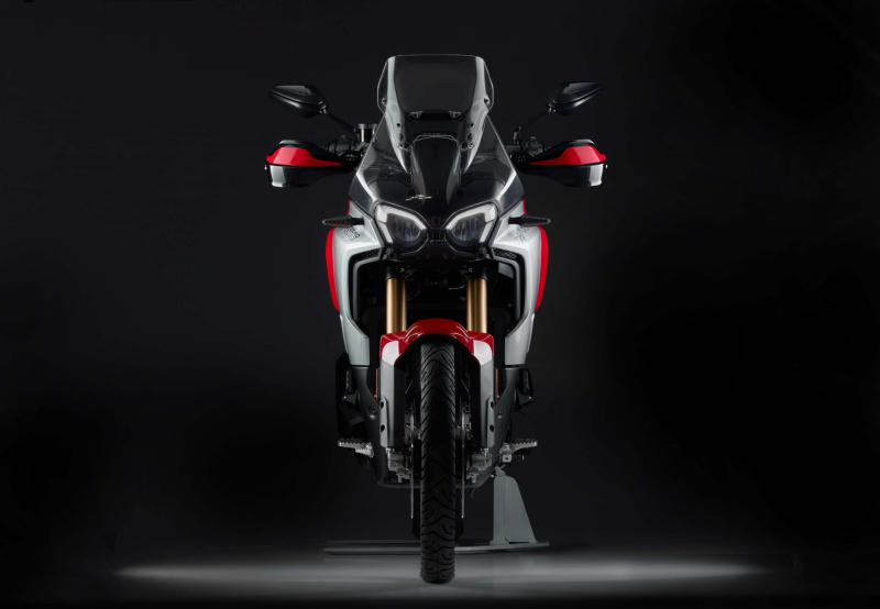 MV Agusta представляет новый Enduro Veloce с трехцилиндровым двигателем 931 куб.см