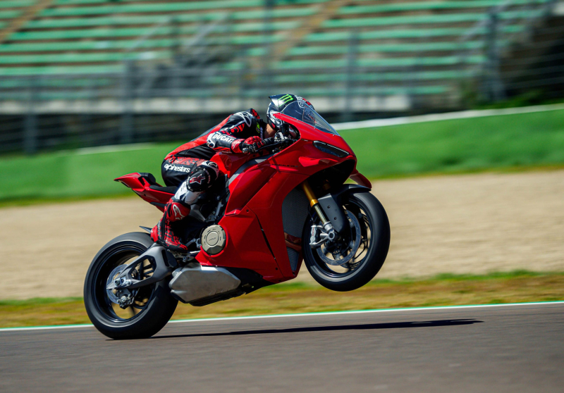 Ducati Panigale V4 2025 представлен со значительными изменениями