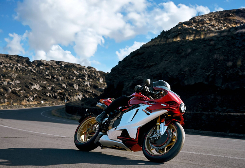 MV Agusta представляет Superveloce 1000 Serie Oro